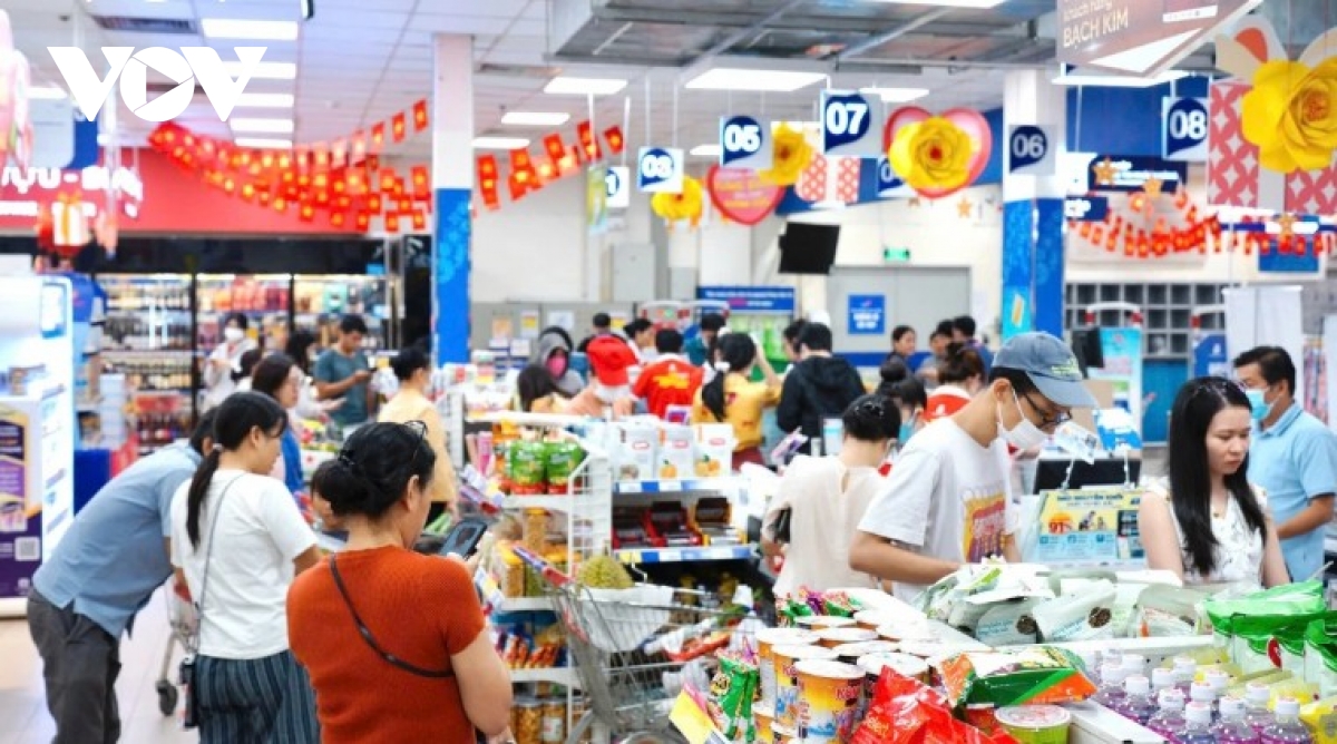 Businesses ramp up promotions to energize spending